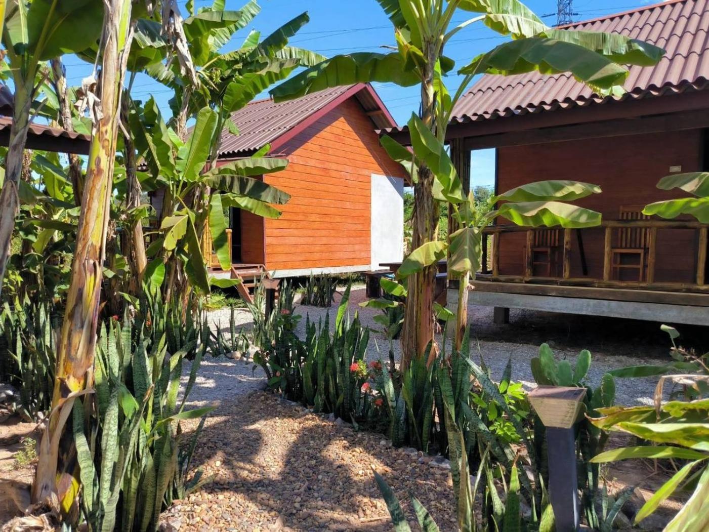 Nana Bungalows Ban Tan Bilik gambar